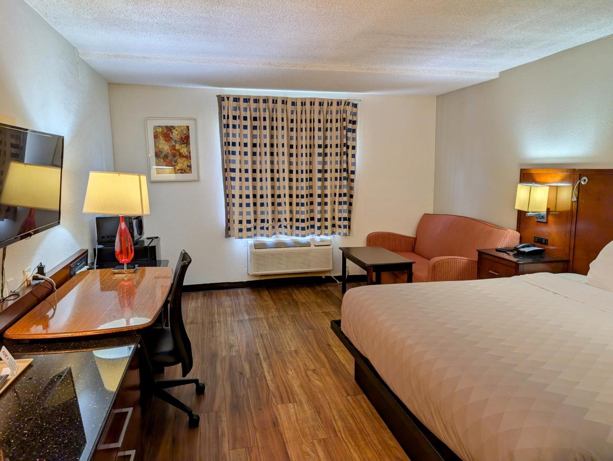 Travelodge By Wyndham Forsyth Extérieur photo