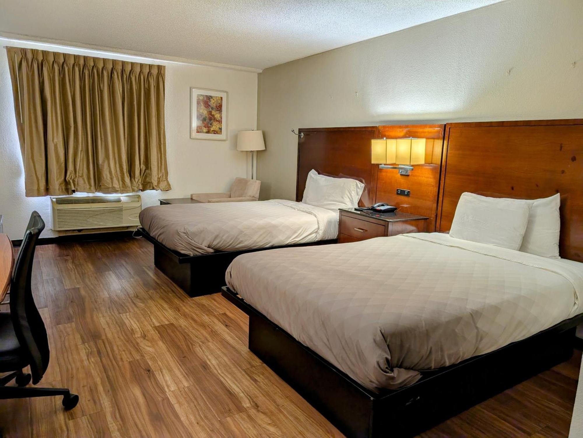 Travelodge By Wyndham Forsyth Extérieur photo