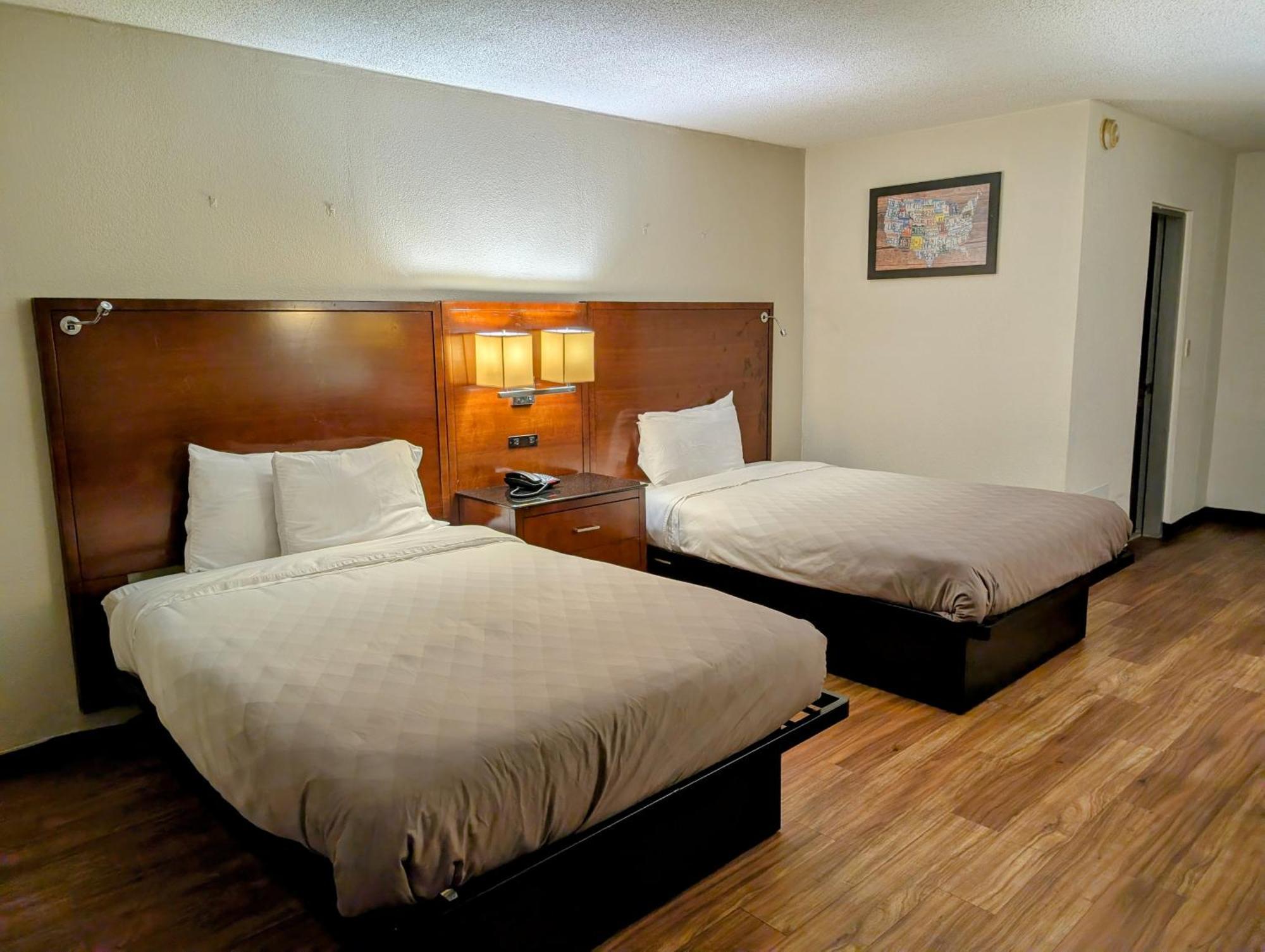 Travelodge By Wyndham Forsyth Extérieur photo