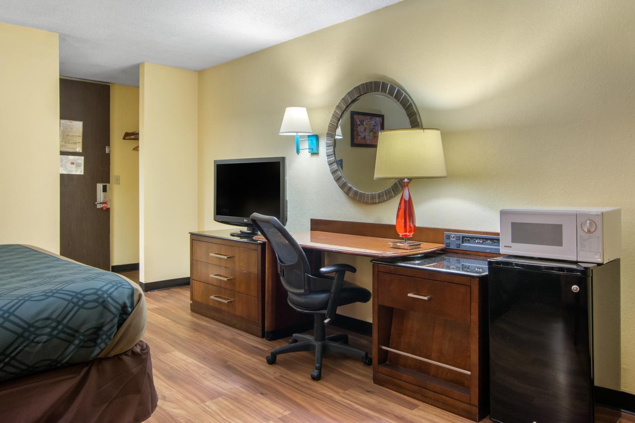 Travelodge By Wyndham Forsyth Extérieur photo